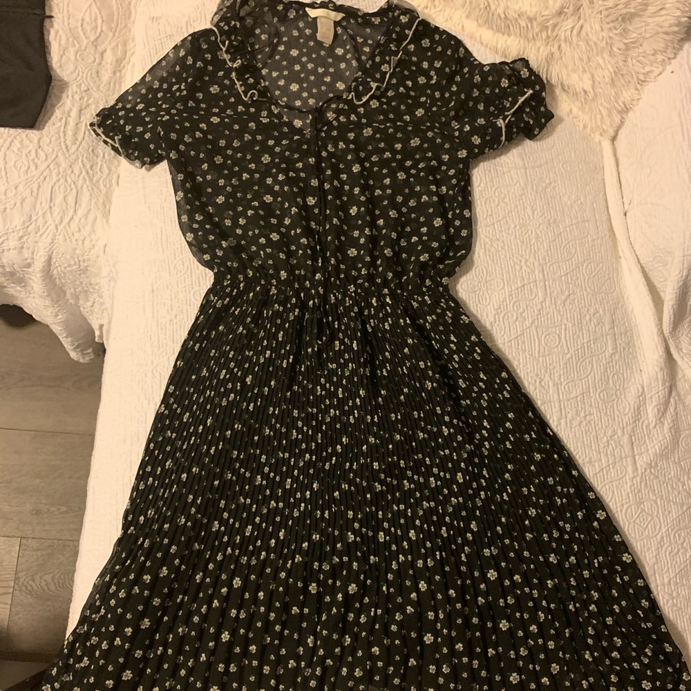 NWT Cute flirty and feminine lightweight dress